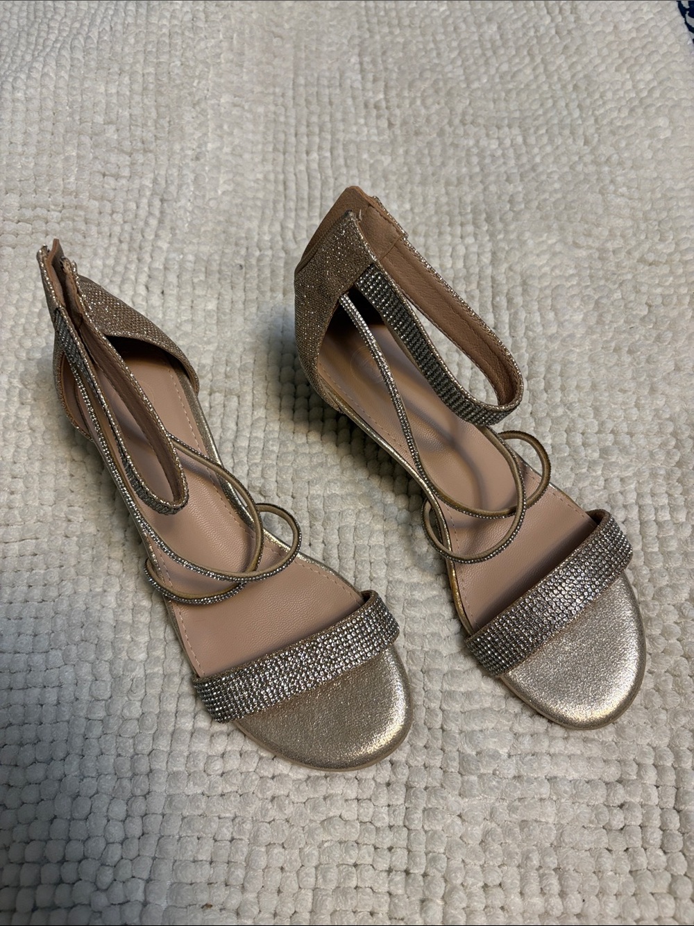Women’s Metallic Gold Strappy Dress Sandals